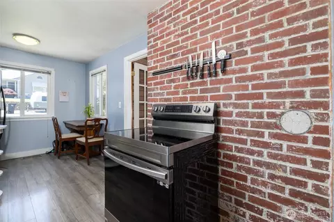 Kitchen - 5405 College Ave, Everett, WA 98203 photo 4 of 4