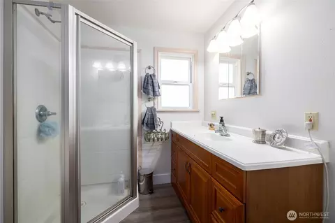 Bath - 5405 College Ave, Everett, WA 98203 photo 1 of 2