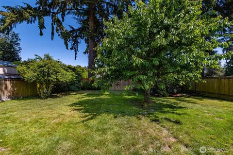 Exterior - 5405 College Ave, Everett, WA 98203 photo 7 of 11