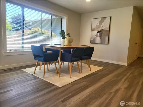 Dining - 405 169th St SE, Bothell, WA 98012 photo 2 of 2