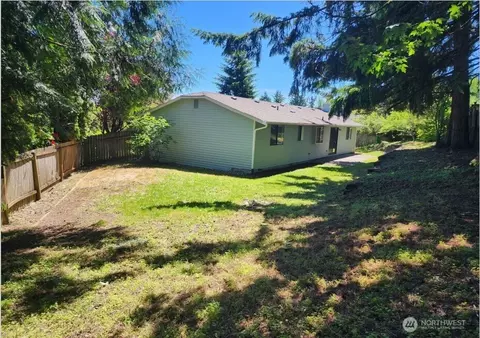 Exterior - 405 169th St SE, Bothell, WA 98012 photo 5 of 6