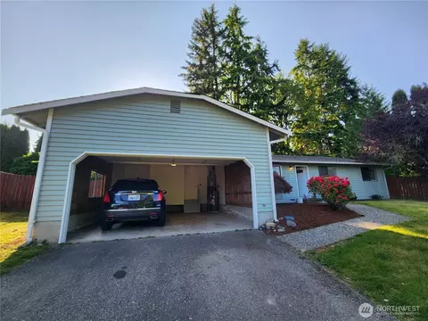 Exterior - 405 169th St SE, Bothell, WA 98012 photo 4 of 6