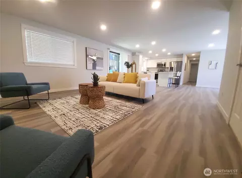 Living - 405 169th St SE, Bothell, WA 98012 photo 2 of 2
