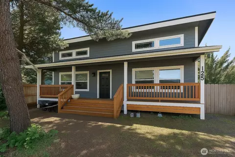 125 Ocean Shores Blvd SW, Ocean Shores, WA 98569
