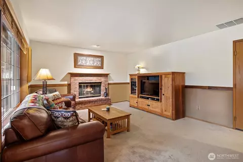 Living - 14406 144th St E, Orting, WA 98360 photo 3 of 4