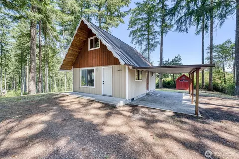 19003 23rd St SW, Lakebay, WA 98349