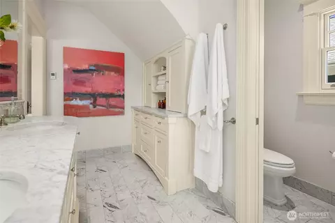 Bath - 914 18th Ave E, Seattle, WA 98112 photo 6 of 6