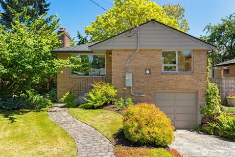 7008 25th Ave NE, Seattle, WA 98115