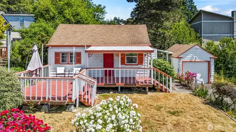 1206 Charlotte Ave W, Bremerton, WA 98312
