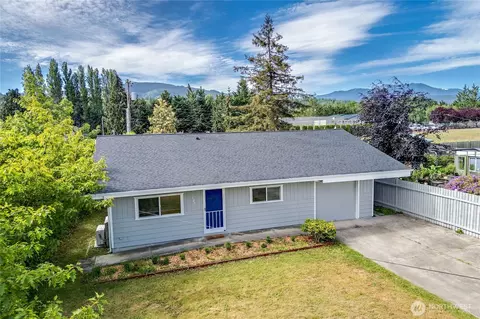 127 W Hammond St #1/2, Sequim, WA 98382