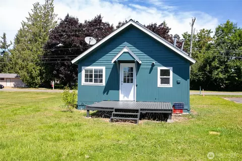 131 Columbia St, Sumas, WA 98295