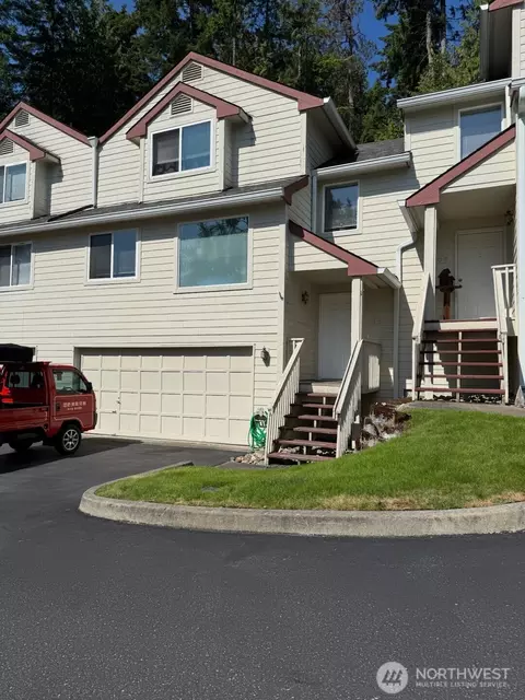 1319 NW Slate Ln #102, Silverdale, WA 98383