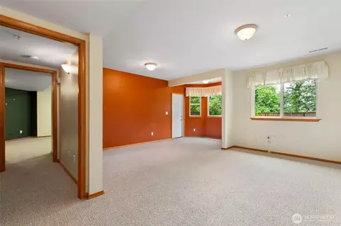 Living - 4309 Crescent Ave, Everett, WA 98203 photo 9 of 9