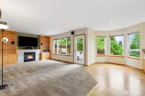 Living - 4309 Crescent Ave, Everett, WA 98203 photo 5 of 9