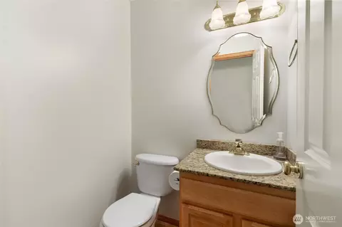 Bath - 4309 Crescent Ave, Everett, WA 98203 photo 1 of 4