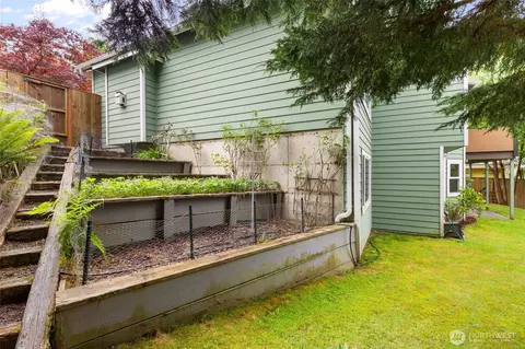 Exterior - 4309 Crescent Ave, Everett, WA 98203 photo 7 of 8