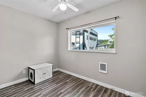 Bedroom - 405 Calistoga St W, Orting, WA 98360 photo 2 of 4