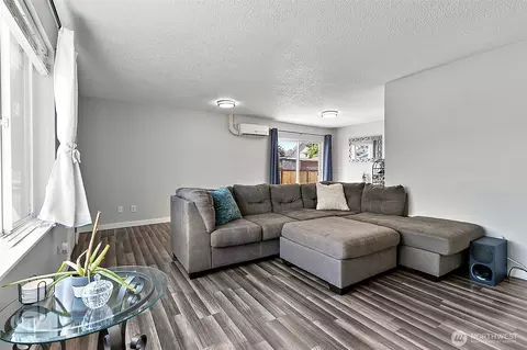 Living - 405 Calistoga St W, Orting, WA 98360 photo 1 of 2