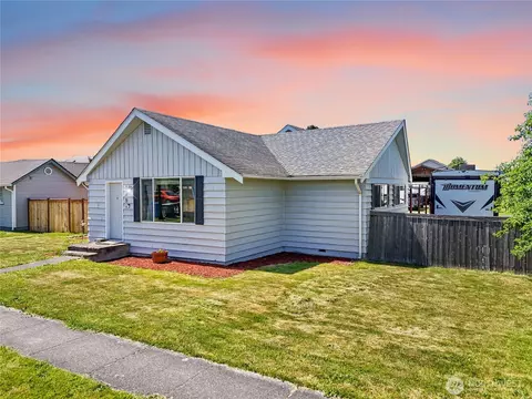 Exterior - 405 Calistoga St W, Orting, WA 98360 photo 10 of 10