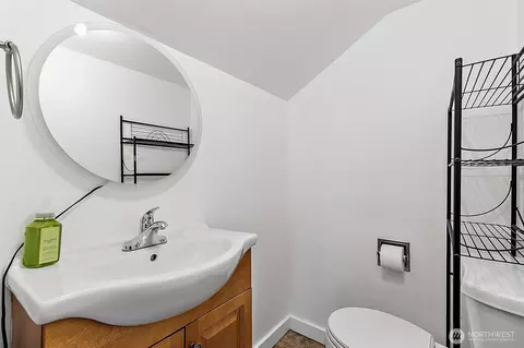 Bath - 405 Calistoga St W, Orting, WA 98360 photo 2 of 2