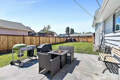 Exterior - 405 Calistoga St W, Orting, WA 98360 photo 3 of 10