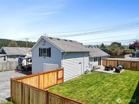 Exterior - 405 Calistoga St W, Orting, WA 98360 photo 2 of 10