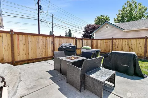 Exterior - 405 Calistoga St W, Orting, WA 98360 photo 4 of 10