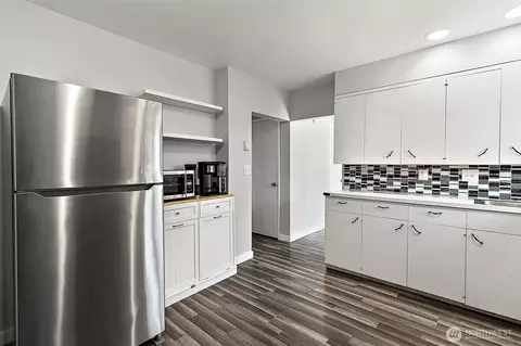 Kitchen - 405 Calistoga St W, Orting, WA 98360 photo 5 of 6