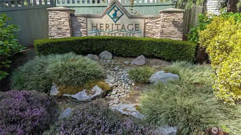 12530 Admiralty Way #F-201, Everett, WA 98204