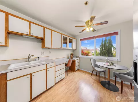 Kitchen - 2619 Rucker Ave #4, Everett, WA 98201 photo 4 of 5