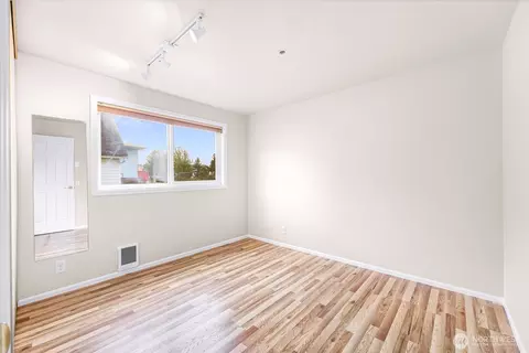 Bedroom - 2619 Rucker Ave #4, Everett, WA 98201 photo 3 of 4