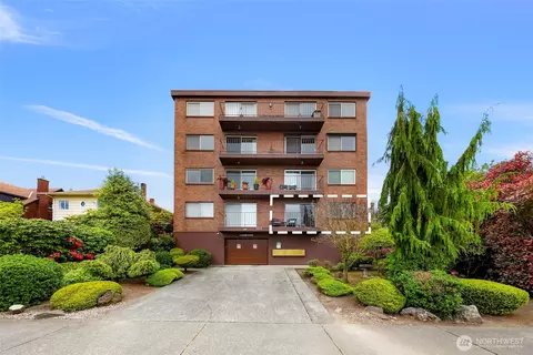 2619 Rucker Ave #4, Everett, WA 98201