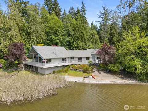 8471 E Caraway Rd, Port Orchard, WA 98366