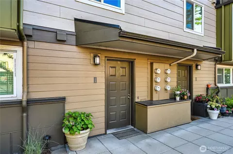 15821 NE Leary Way #C126, Redmond, WA 98052