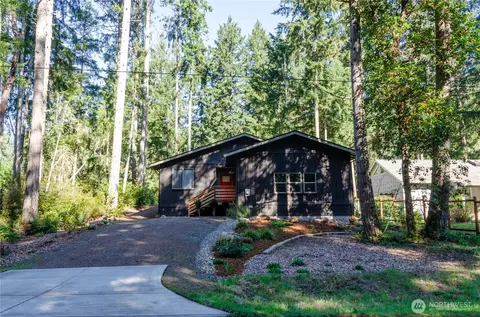 11407 Country Club Dr, Anderson Island, WA 98303