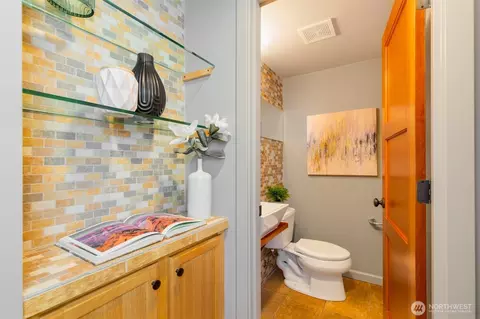 1818 E Pike St, Seattle, WA 98122 photo 17