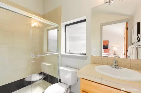 1818 E Pike St, Seattle, WA 98122 photo 23