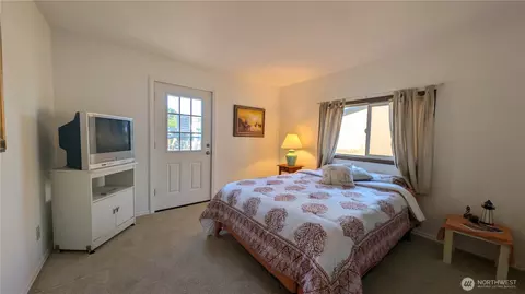 Bedroom - 1506 164th Pl, Long Beach, WA 98631 photo 1 of 1