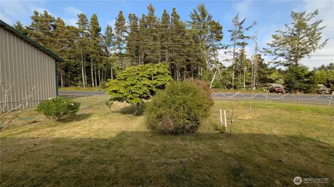 Exterior - 1506 164th Pl, Long Beach, WA 98631 photo 2 of 2
