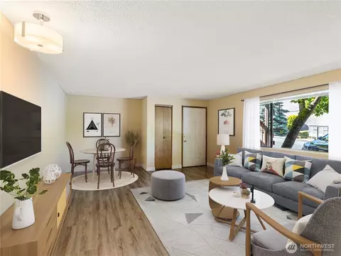 690 NW Atalanta Way #E103, Oak Harbor, WA 98277