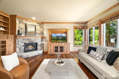 Living - 4111 221st Pl SE, Bothell, WA 98021 photo 4 of 6