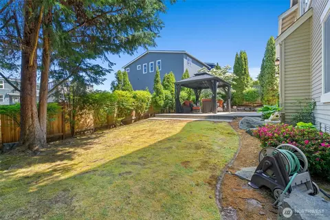 Exterior - 4111 221st Pl SE, Bothell, WA 98021 photo 6 of 7