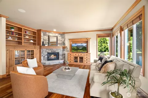Living - 4111 221st Pl SE, Bothell, WA 98021 photo 5 of 6