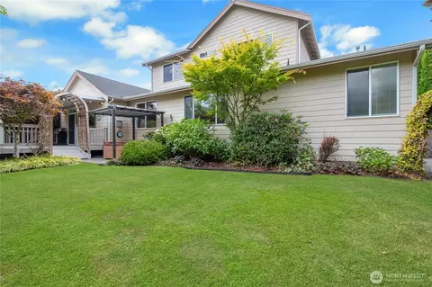 Exterior - 6103 153rd Ave E, Sumner, WA 98390 photo 5 of 6