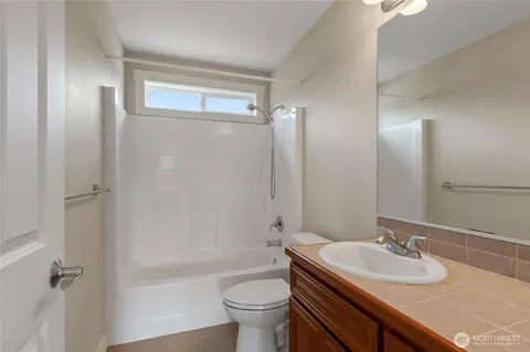 Bath - 6103 153rd Ave E, Sumner, WA 98390 photo 3 of 3