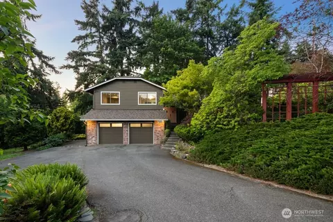 7025 116th Ave SE, Newcastle, WA 98056
