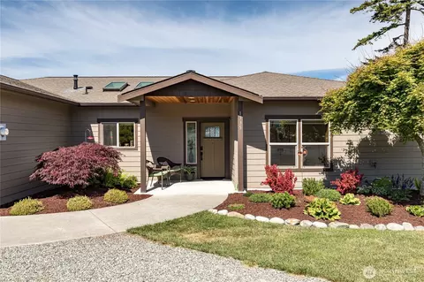 1335 Crestline Ter, Oak Harbor, WA 98277
