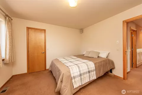 Bedroom - 220 Amethyst Dr, Sequim, WA 98382 photo 4 of 5