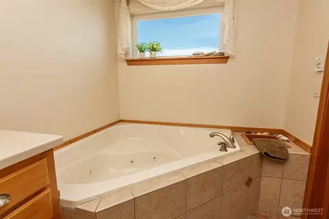 Bath - 220 Amethyst Dr, Sequim, WA 98382 photo 1 of 5