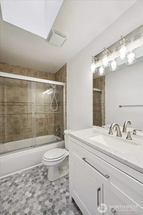 Bath - 16931 20th Dr SE, Bothell, WA 98012 photo 1 of 3